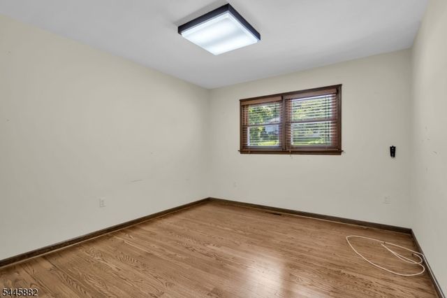 20 Cora Ln, Chester Twp., NJ 07930