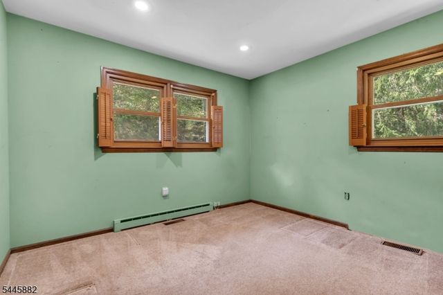 20 Cora Ln, Chester Twp., NJ 07930