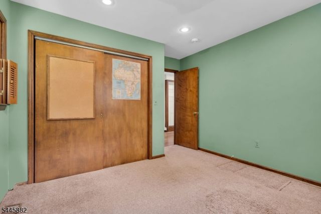20 Cora Ln, Chester Twp., NJ 07930