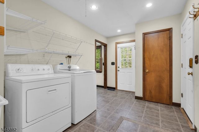 20 Cora Ln, Chester Twp., NJ 07930