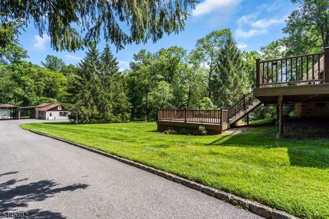20 Cora Ln, Chester Twp., NJ 07930