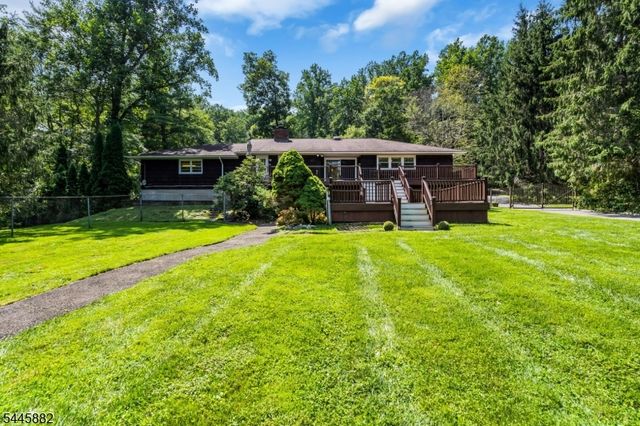 20 Cora Ln, Chester Twp., NJ 07930