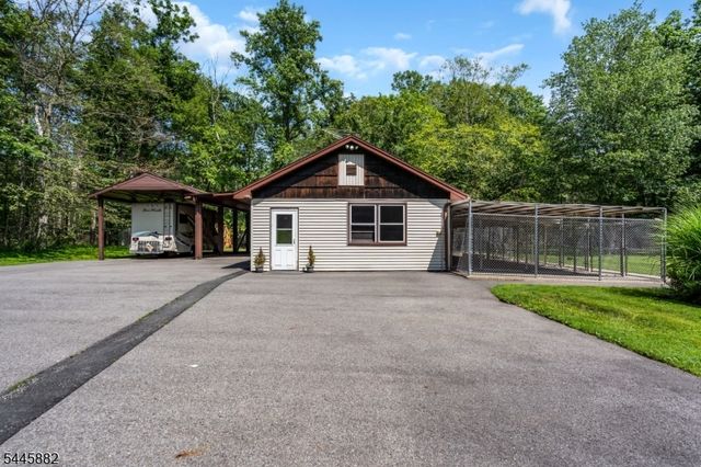 20 Cora Ln, Chester Twp., NJ 07930