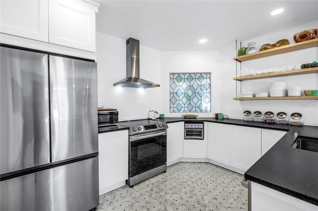 650 63RD AVENUE S, St Petersburg, FL 33705