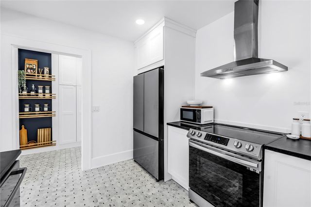 650 63RD AVENUE S, St Petersburg, FL 33705