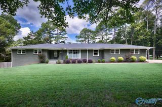 8620 Valley View Drive, Huntsville, AL 35802