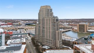 128 Campau Circle, Grand Rapids, MI 49503