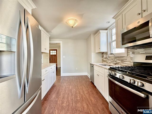 110 6th Street, Wood Ridge, NJ 07075