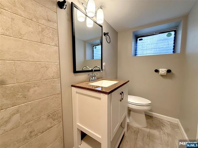 110 6th Street, Wood Ridge, NJ 07075