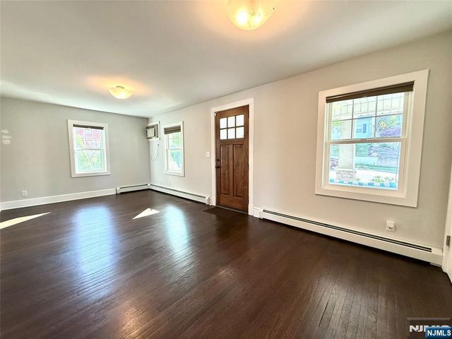 110 6th Street, Wood Ridge, NJ 07075