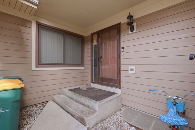 425 E Grouse Lane, Deerfield, IL 60015