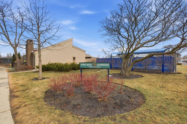 425 E Grouse Lane, Deerfield, IL 60015