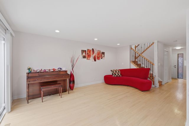 425 E Grouse Lane, Deerfield, IL 60015