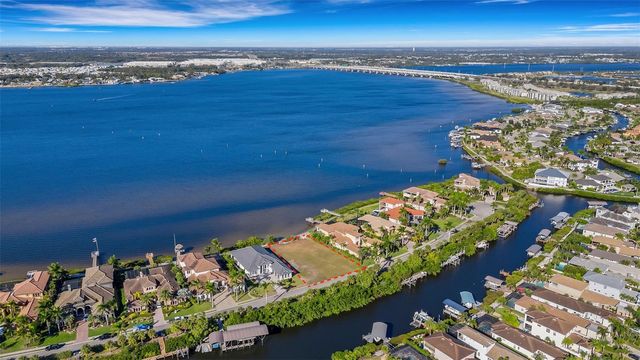 4111 HAWK ISLAND DRIVE, Bradenton, FL 34208
