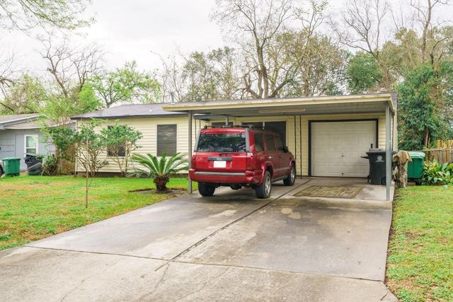 5634 Schevers Street, Houston, TX 77033