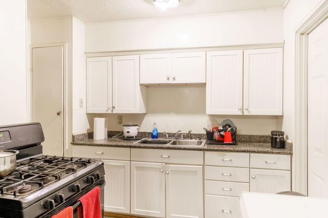 5634 Schevers Street, Houston, TX 77033