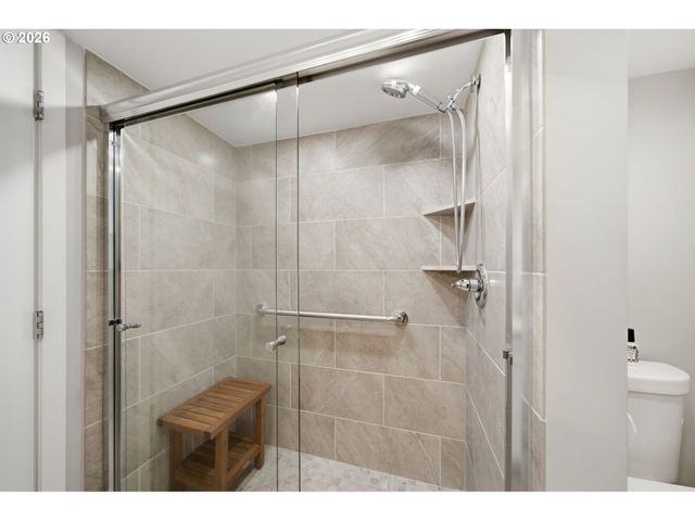 6625 W Burnside Rd 226, Portland, OR 97210
