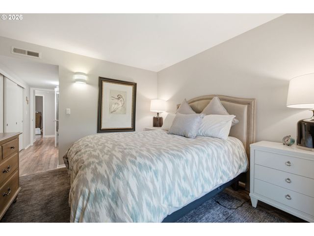 6625 W Burnside Rd 226, Portland, OR 97210