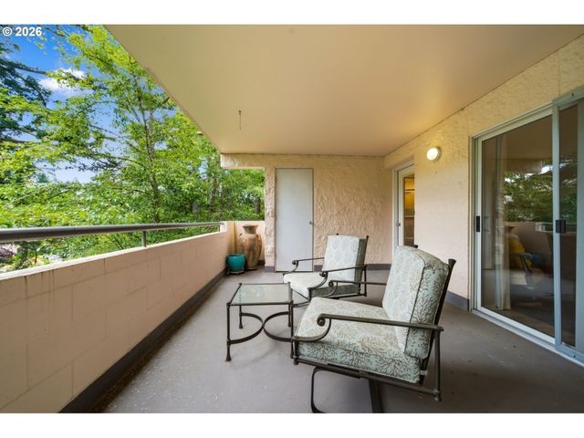 6625 W Burnside Rd 226, Portland, OR 97210