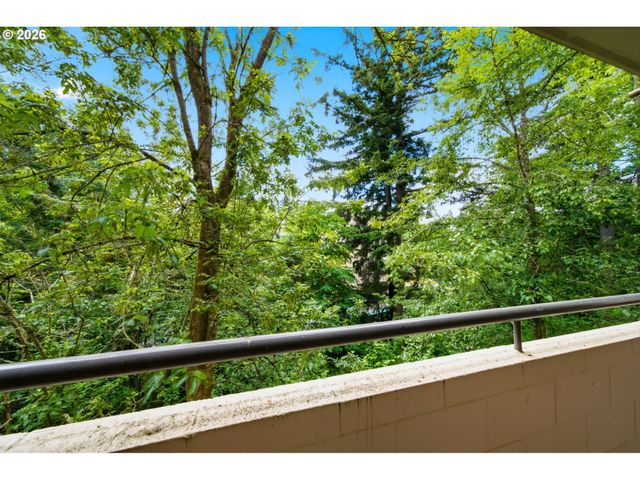 6625 W Burnside Rd 226, Portland, OR 97210