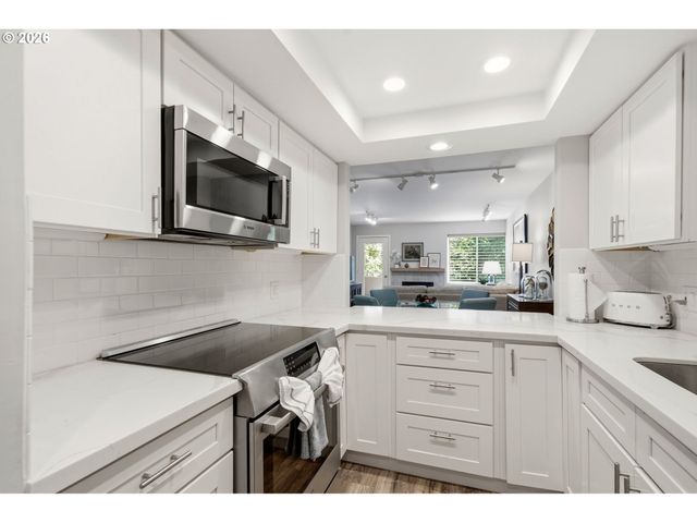 6625 W Burnside Rd 226, Portland, OR 97210
