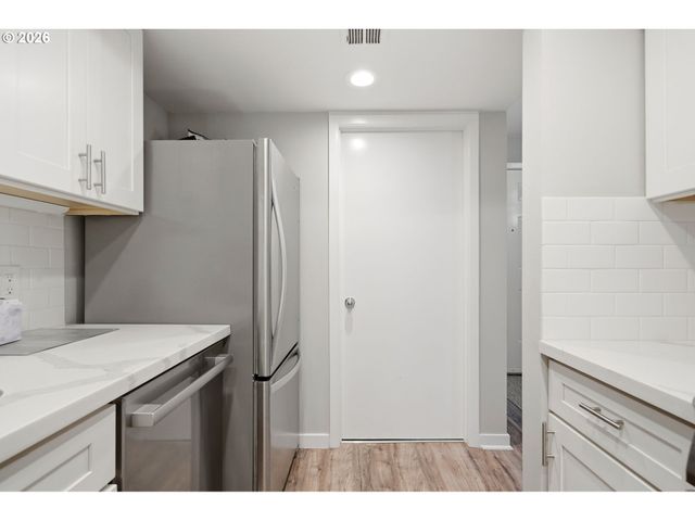 6625 W Burnside Rd 226, Portland, OR 97210