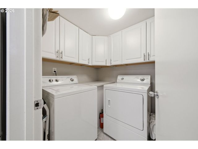 6625 W Burnside Rd 226, Portland, OR 97210