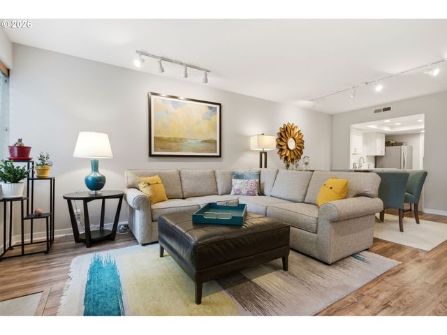 6625 W Burnside Rd 226, Portland, OR 97210