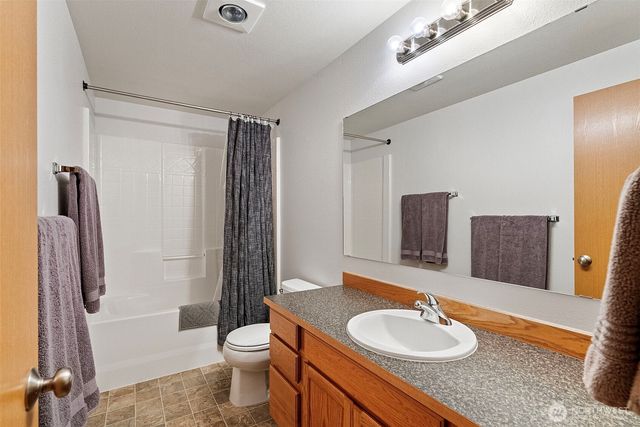 1704 197th Avenue SW, Lakebay, WA 98349