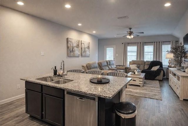 1502 Ashford Bend Lane, Missouri City, TX 77459