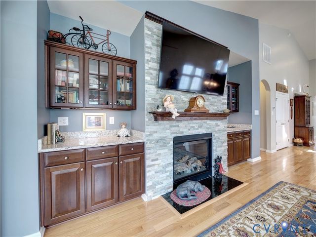 6606 Glen Falls Xing, Moseley, VA 23120