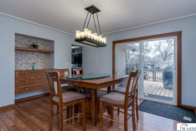 235 NE Drew Avenue, Madelia, MN 56062