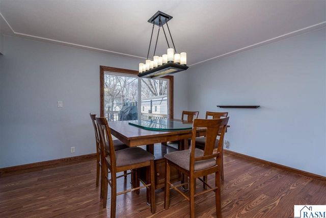 235 NE Drew Avenue, Madelia, MN 56062