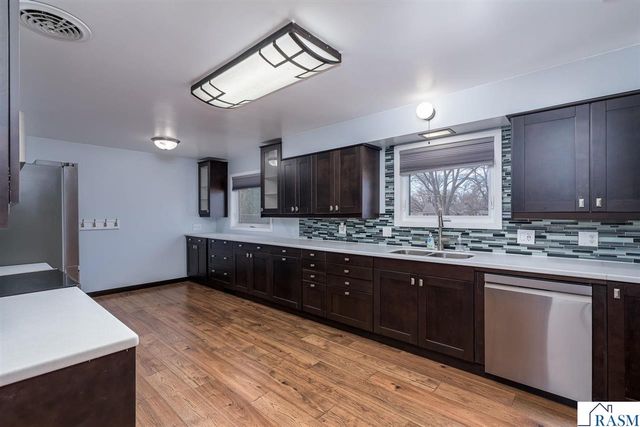 235 NE Drew Avenue, Madelia, MN 56062