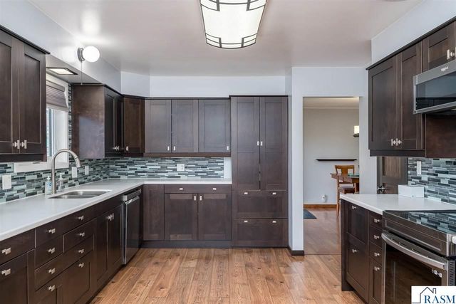 235 NE Drew Avenue, Madelia, MN 56062