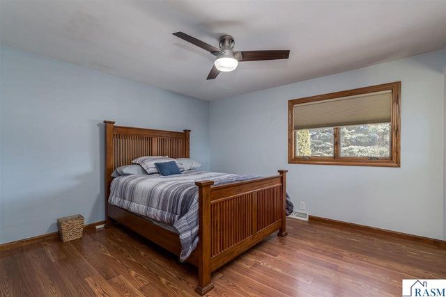 235 NE Drew Avenue, Madelia, MN 56062