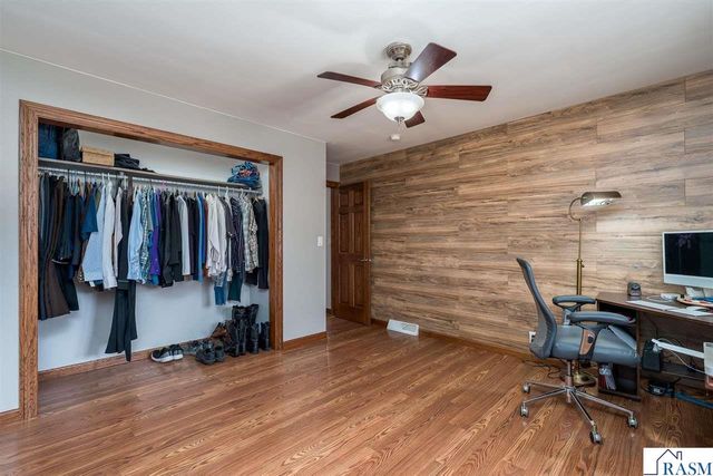 235 NE Drew Avenue, Madelia, MN 56062