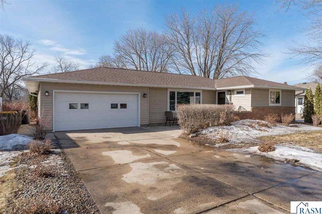 235 NE Drew Avenue, Madelia, MN 56062