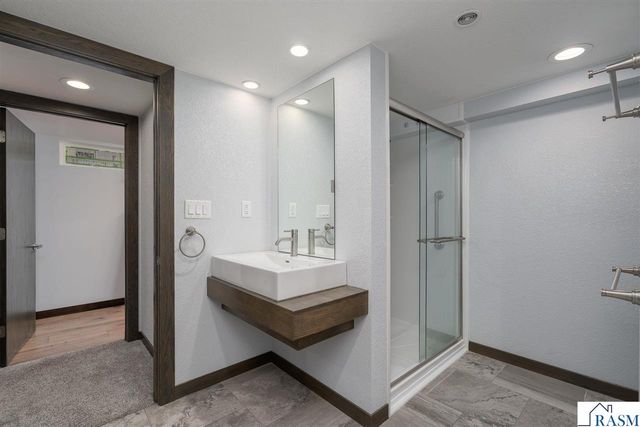 235 NE Drew Avenue, Madelia, MN 56062