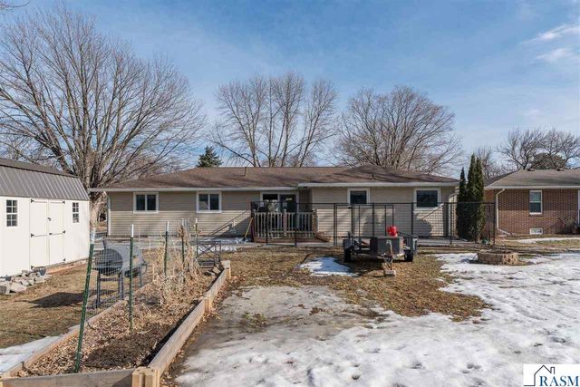 235 NE Drew Avenue, Madelia, MN 56062