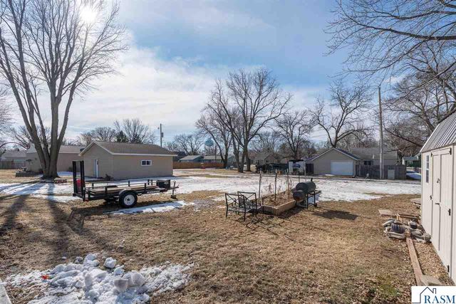 235 NE Drew Avenue, Madelia, MN 56062