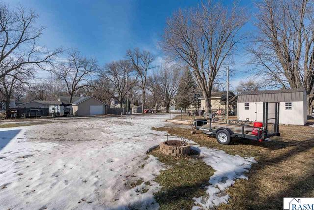 235 NE Drew Avenue, Madelia, MN 56062