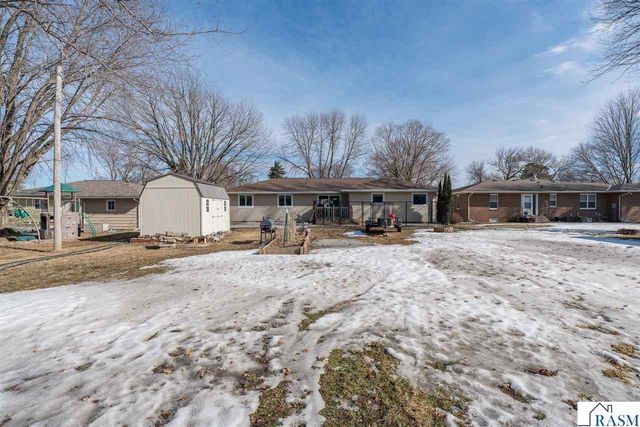 235 NE Drew Avenue, Madelia, MN 56062