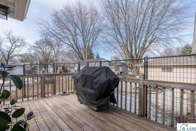 235 NE Drew Avenue, Madelia, MN 56062