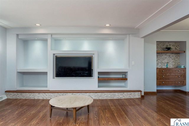 235 NE Drew Avenue, Madelia, MN 56062