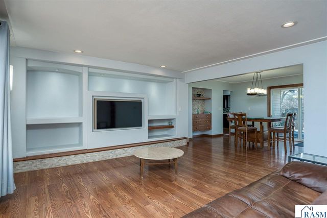 235 NE Drew Avenue, Madelia, MN 56062