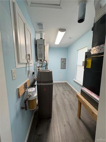 1007 S Colorado Avenue, Mercedes, TX 78570