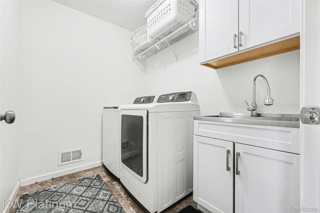 58612 Virginia Circle, New Haven Village, MI 48048