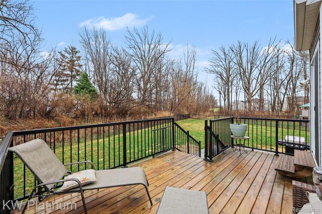 58612 Virginia Circle, New Haven Village, MI 48048