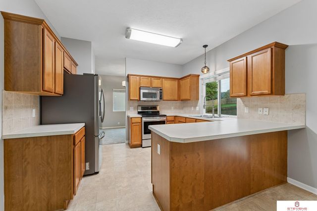 6516 N 148th Street, Omaha, NE 68116